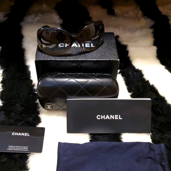 Chanel Sunglasses (( GORGEOUS))..